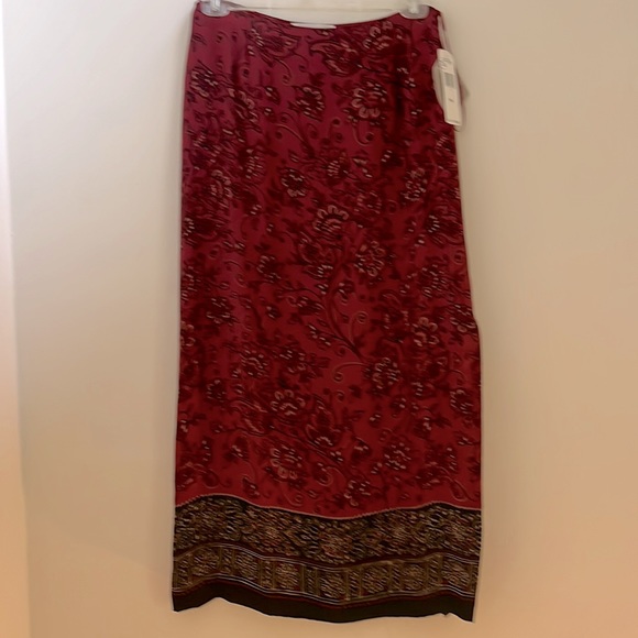 Jones New York Dresses & Skirts - Gorgeous NWT  Paisley Long Skirt Burgundy and Black Size 14